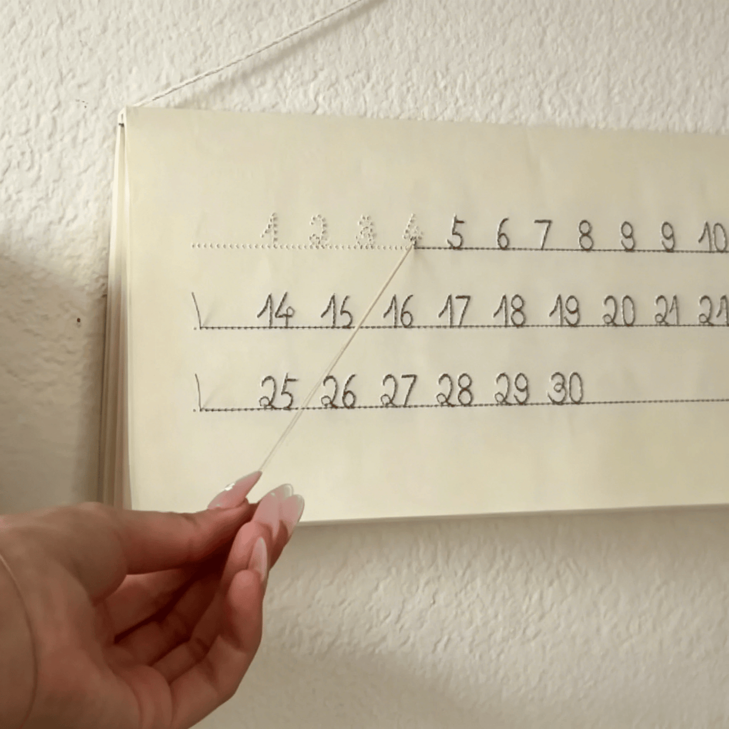 🔥2026 HOT SALE 49% OFF - 📅🪡A fun embroidered calendar, perfect for hanging in the living room🪡